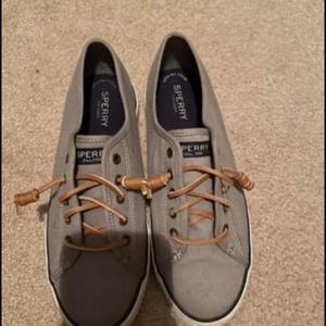 Gray Sperry flats